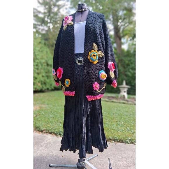 Black Crochet Flower Puffy Sleeves Sweater - L/XL - Picture 1 of 11